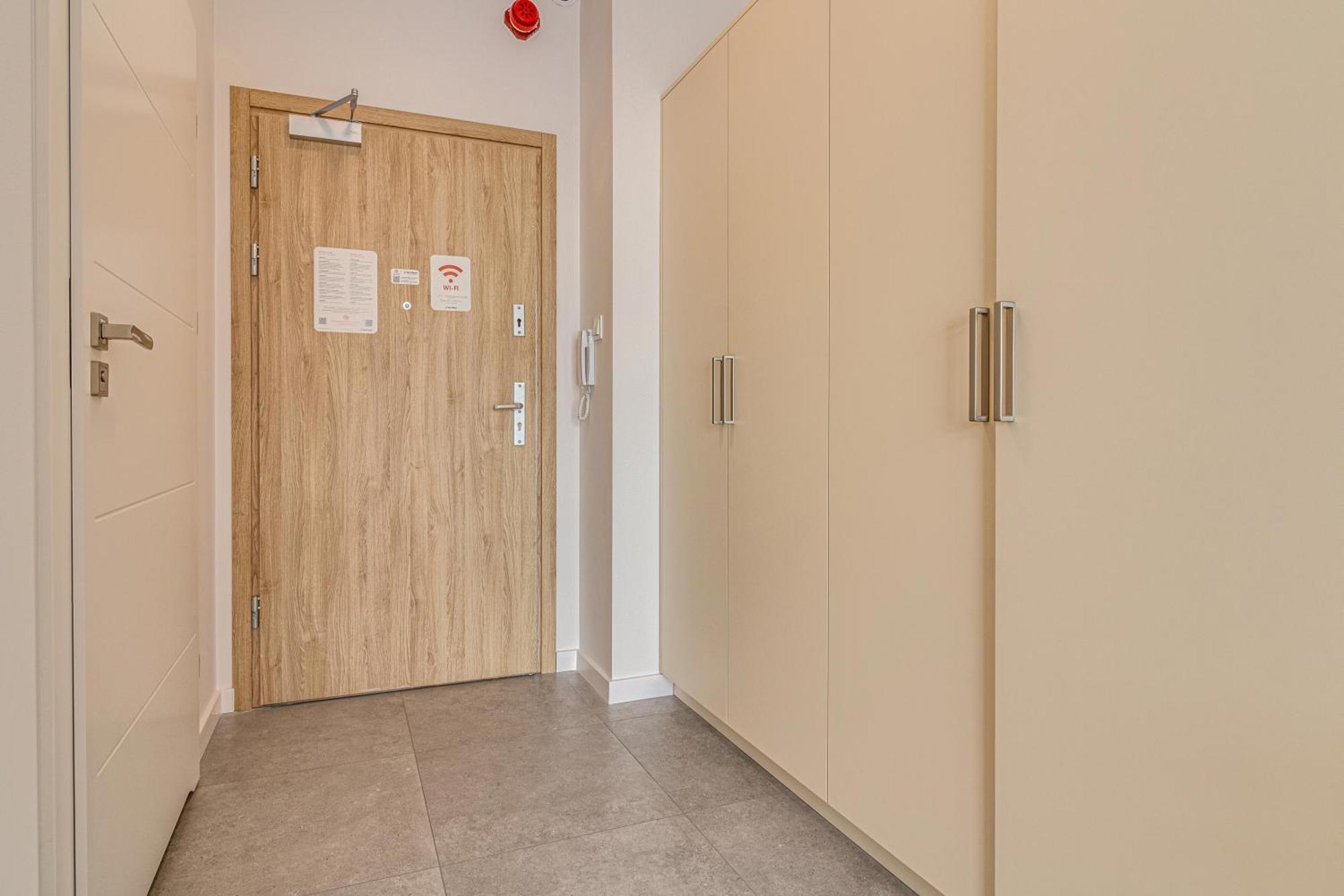 Rentplanet - Apartamenty Zarembowicza Breslavia Exterior foto